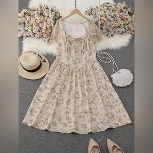 Cottage core puff sleeve dress. Vintage style.🌷🤎